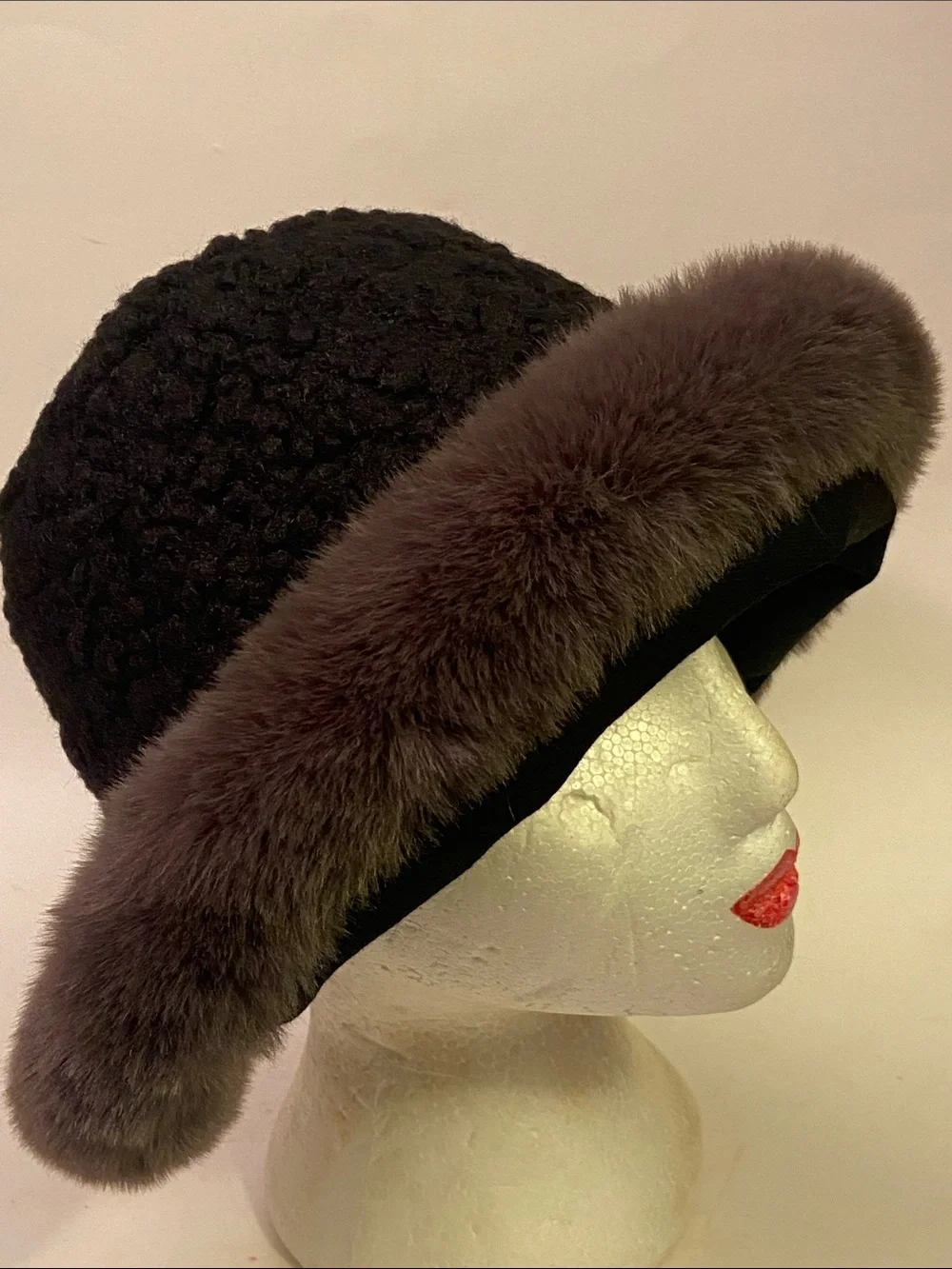 Plush Gray Faux Fur/ Shearling Women's Reversible Winter Hat sz М?